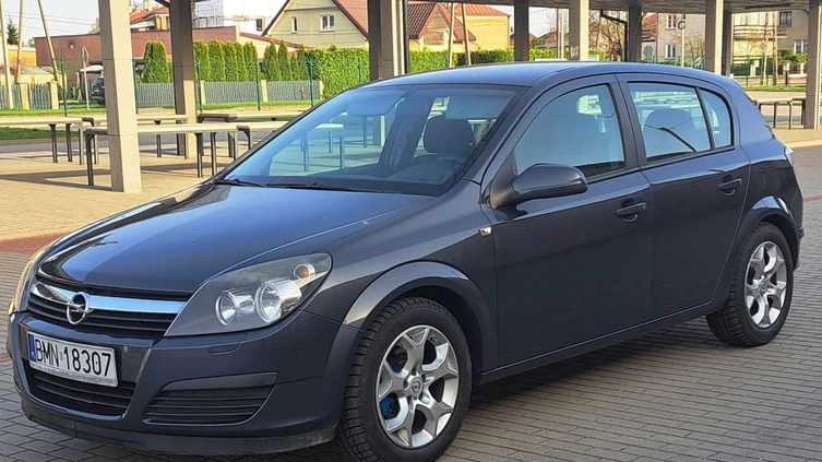 Opel Astra cena 8700 przebieg: 252000, rok produkcji 2006 z Knyszyn małe 137